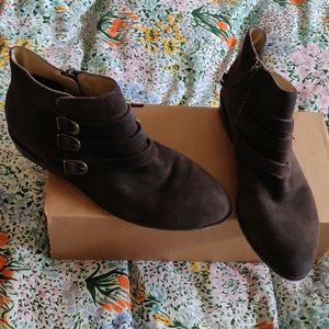 Latigo brown suede booties
